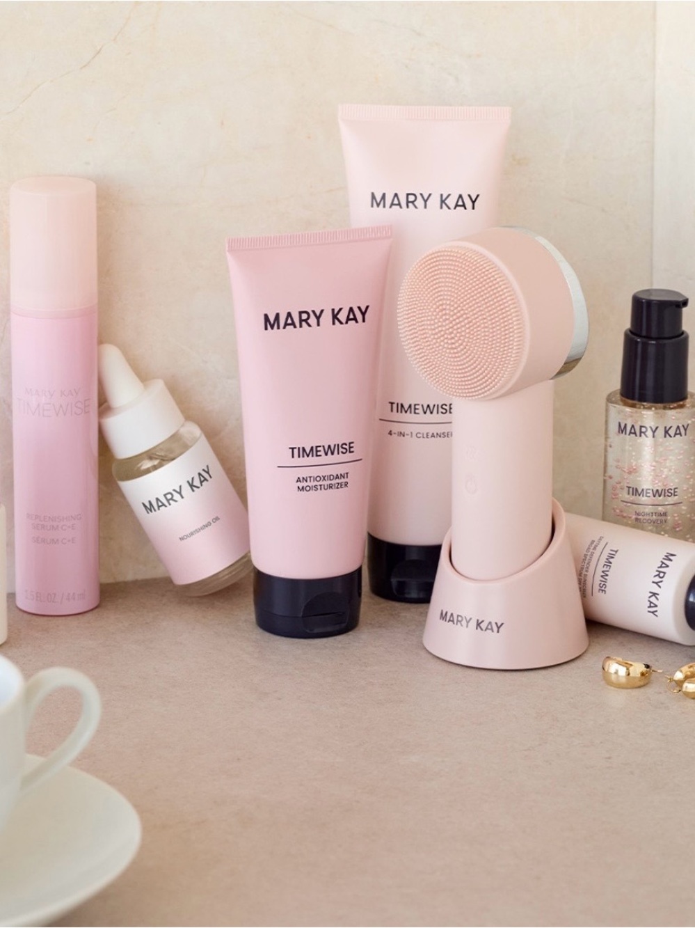 Mary Kay TimeWise Set in Soft Pink with Cream Brush Base